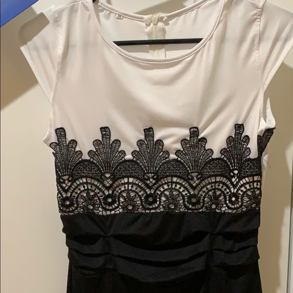 EUC white and black dress size M